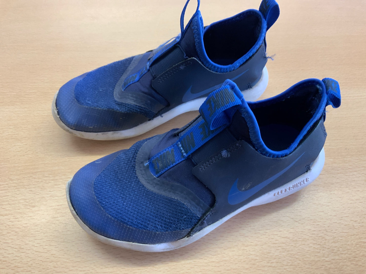 Nike Sport Schuhe 32 Blau