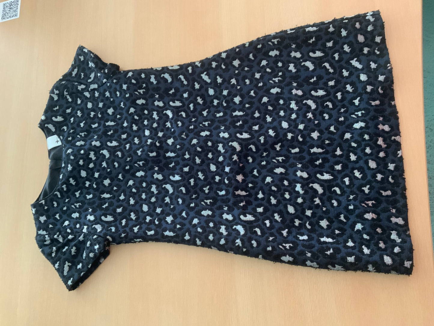 Kleid 140 Schwarz mit Leopardenmuster in Beige