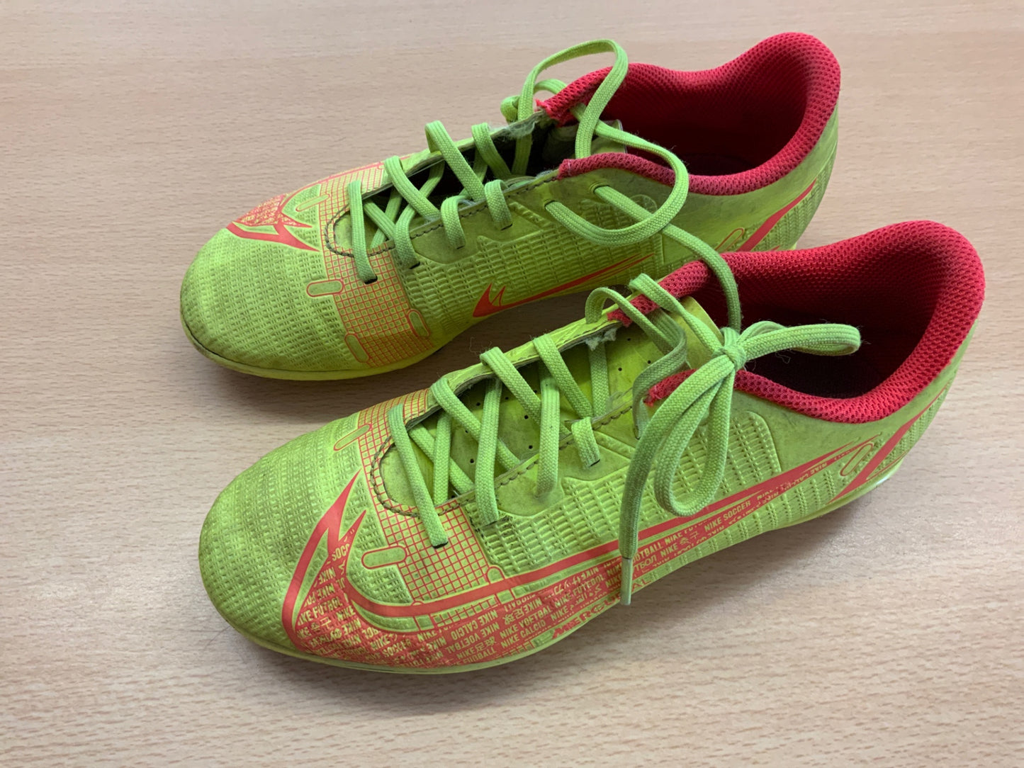 Nike Sportschuhe 36.5 Neon-Grün mit Pink