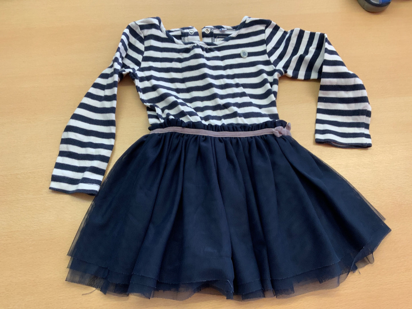 Kleid 92 Marineblau, Weiß