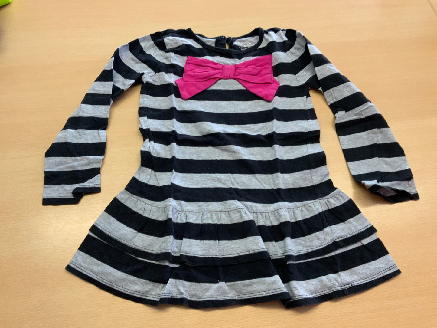 Kleid 116 Schwarz und Grau