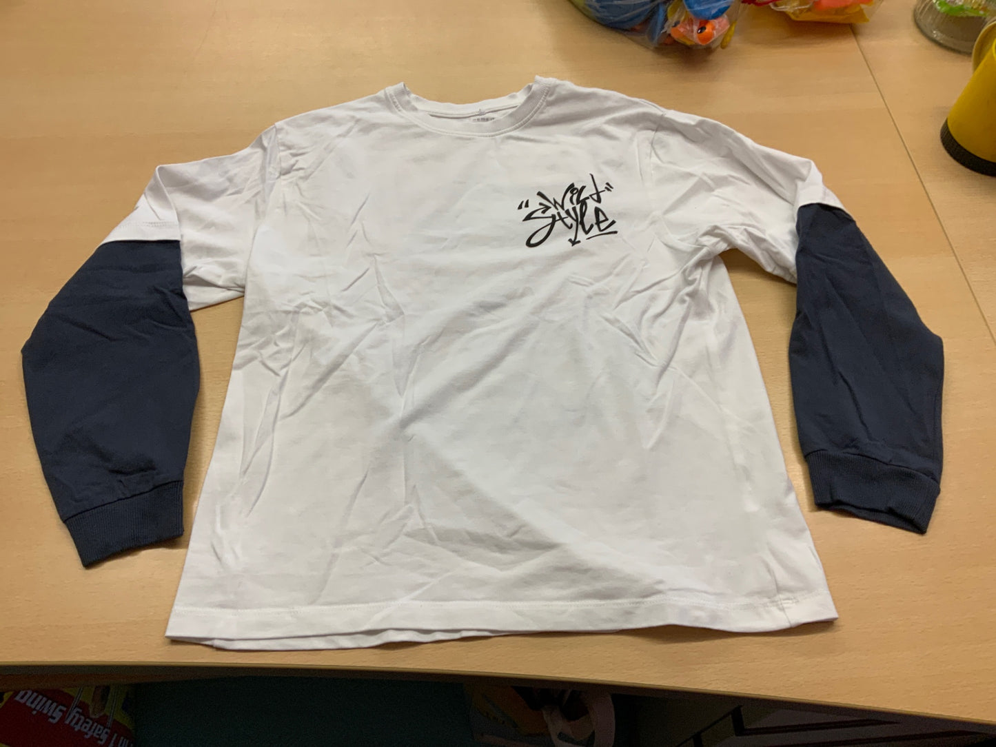 Langarmshirt 146/152 Weiß und Dunkelblau