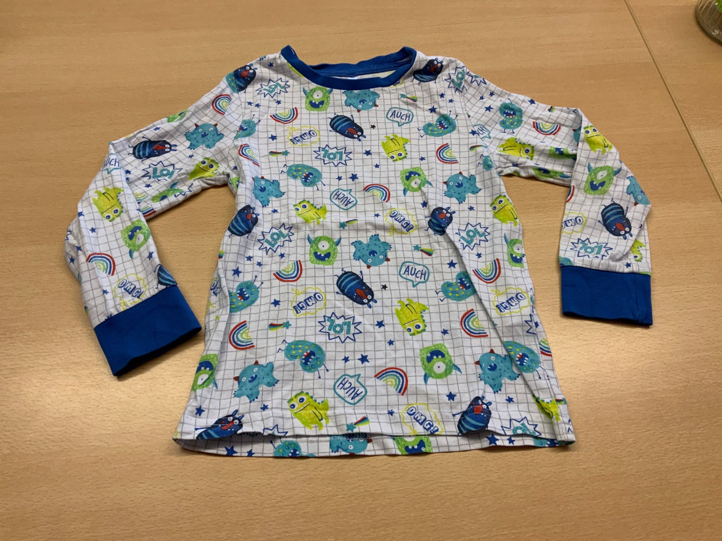 Pyjama-Oberteil 116 Weiß mit bunten Mustern in Blau, Grün, Gelb, Rot