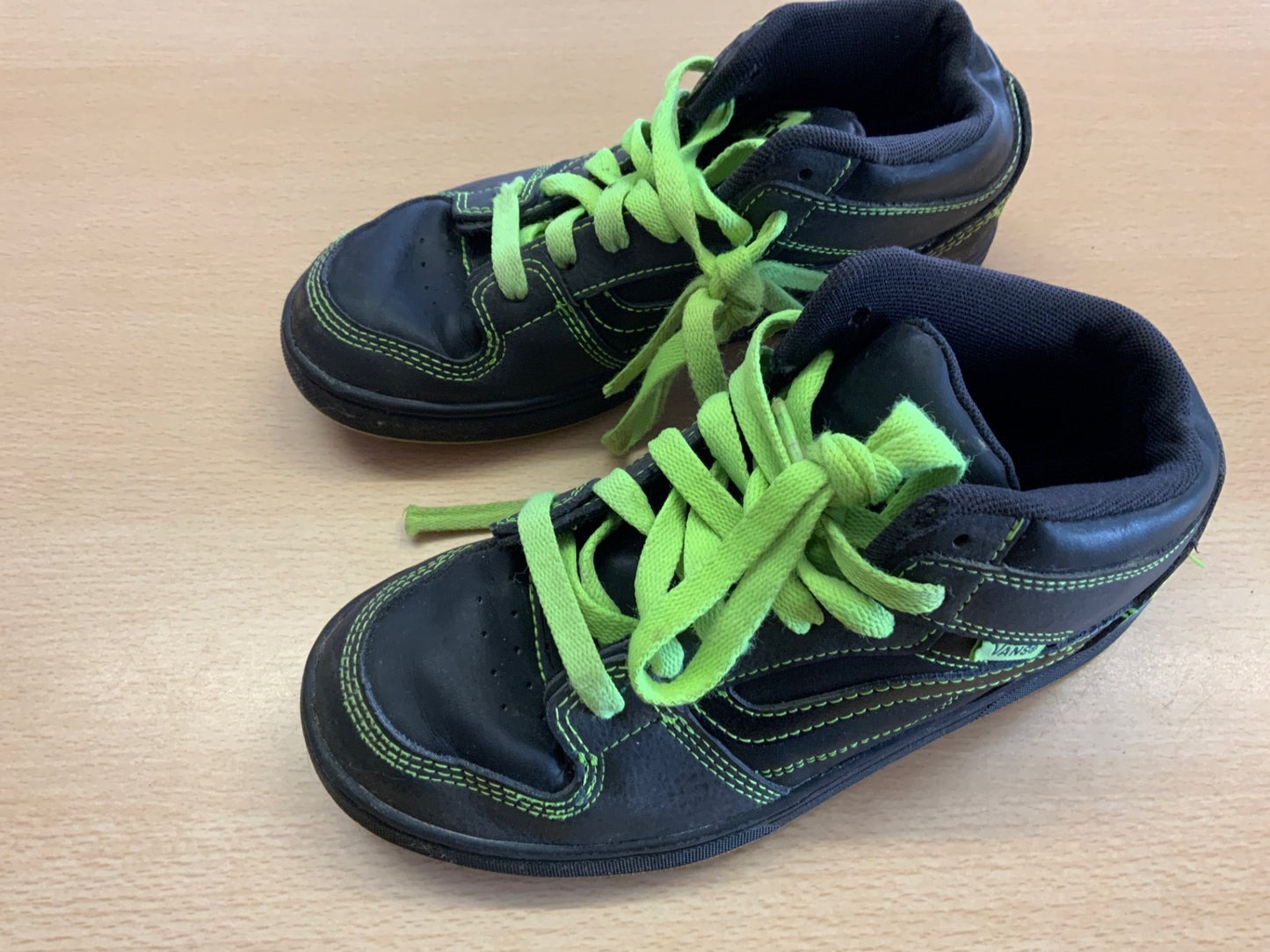 Vans Sneaker 34 Schwarz und Neon-Grün