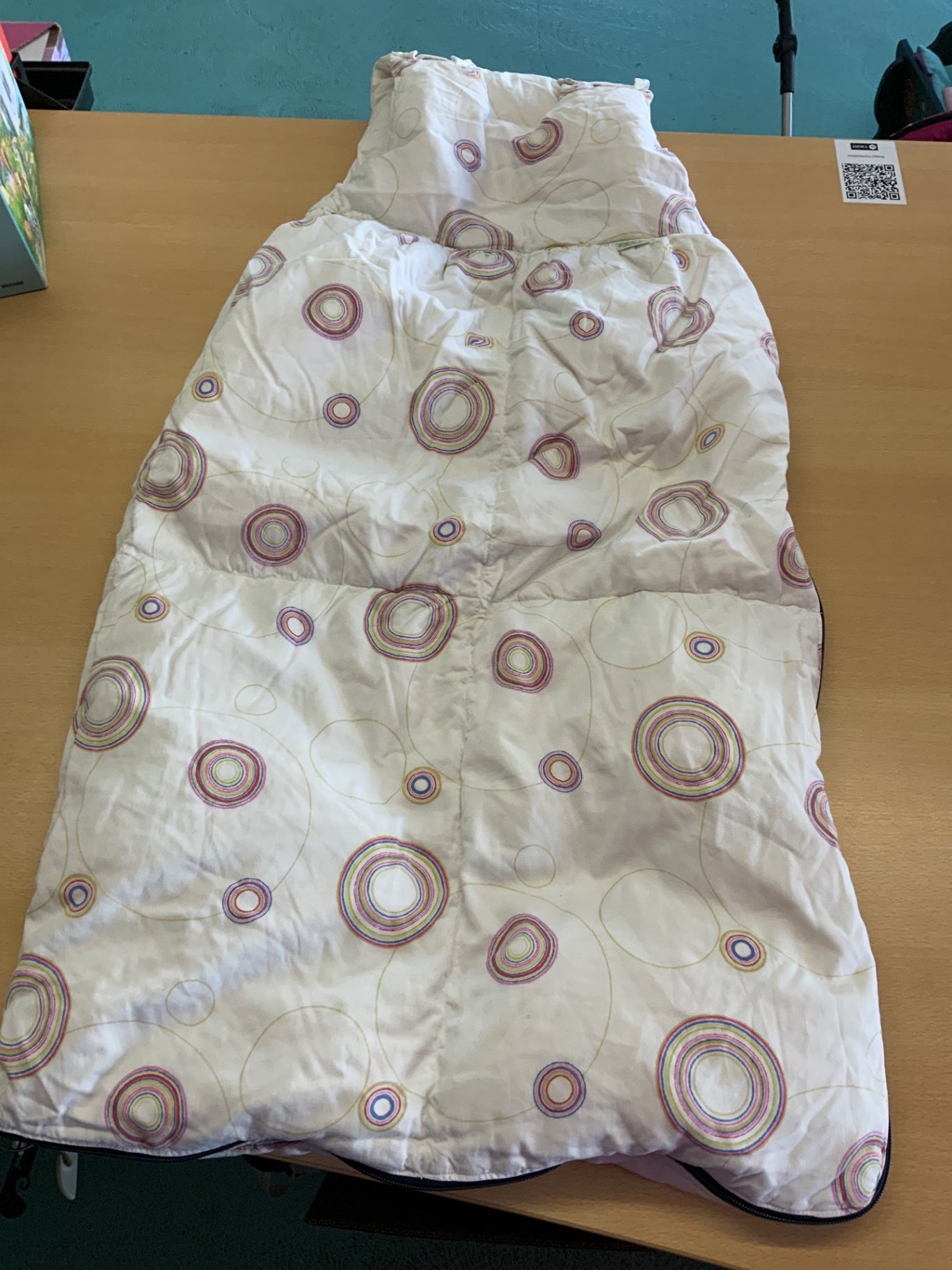 Schlafsack Weiß mit bunten Kreisen