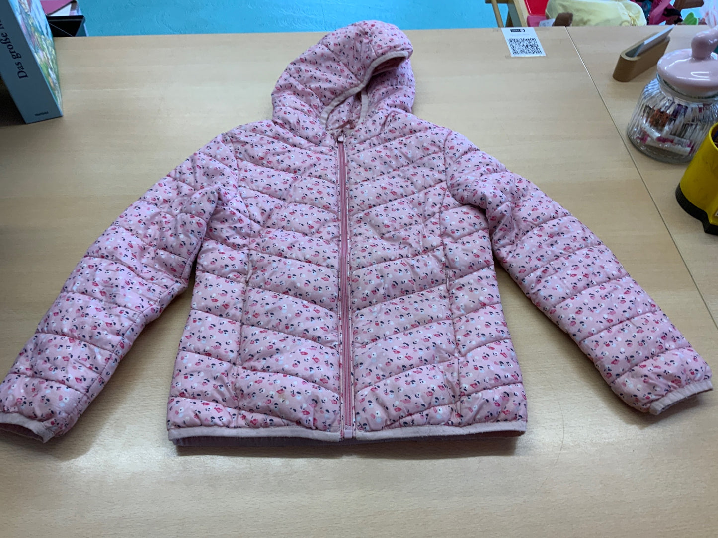 Winterjacke 128 Rosa mit Blumenmuster