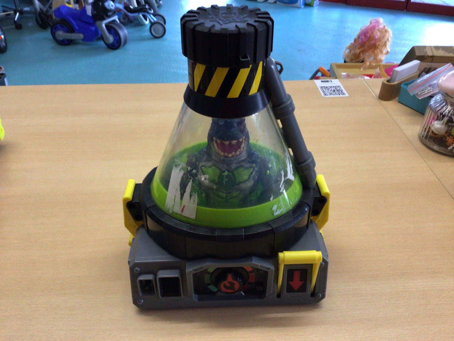 Lawa-Monster Grün, Schwarz, Grau, Rot