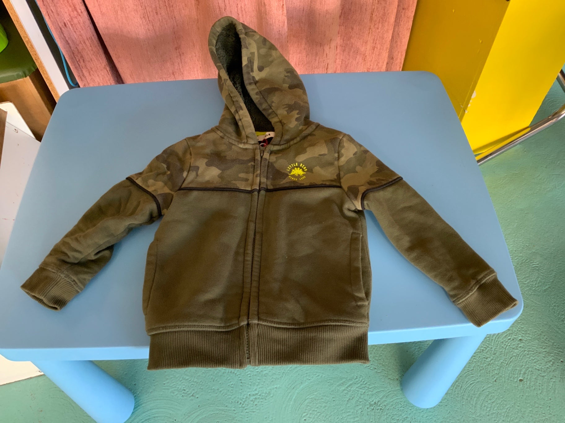 Kapuzenpullover Olivgrün