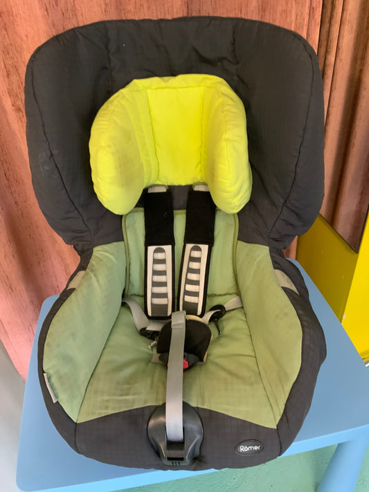 Römer Kindersitz Grün und Schwarz