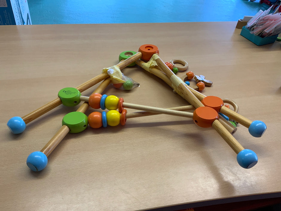 Spielzeugbogen Bunt