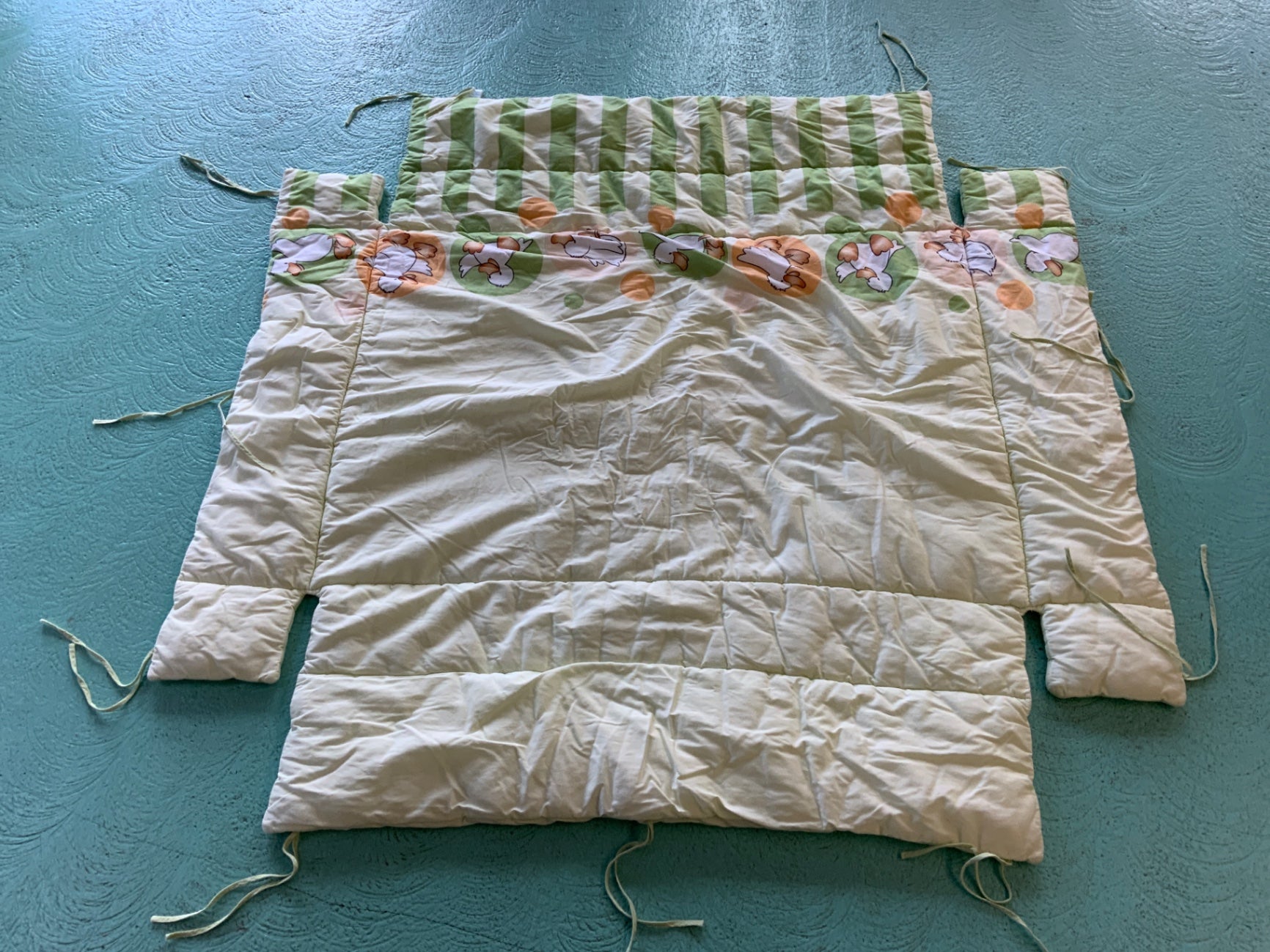 Laufgitter-Decke Grün/Beige