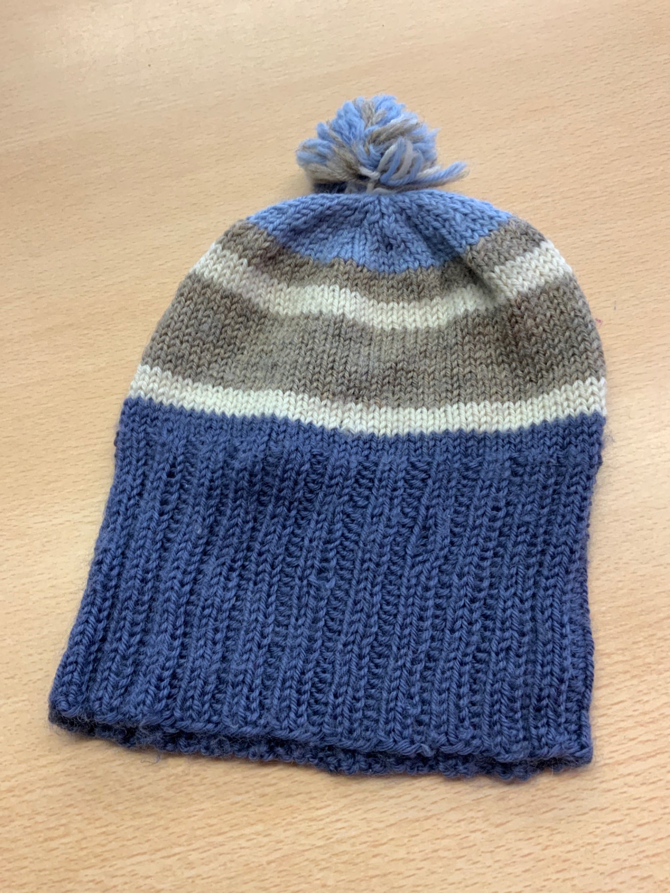 Mütze Blau und Beige