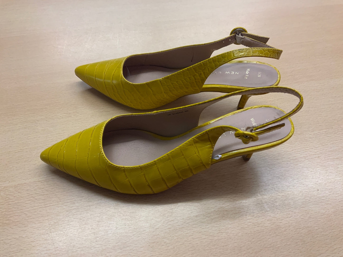 Zara Sandalen 39 Gelb