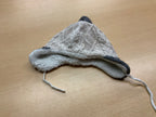 Mütze Grau und Weiß
