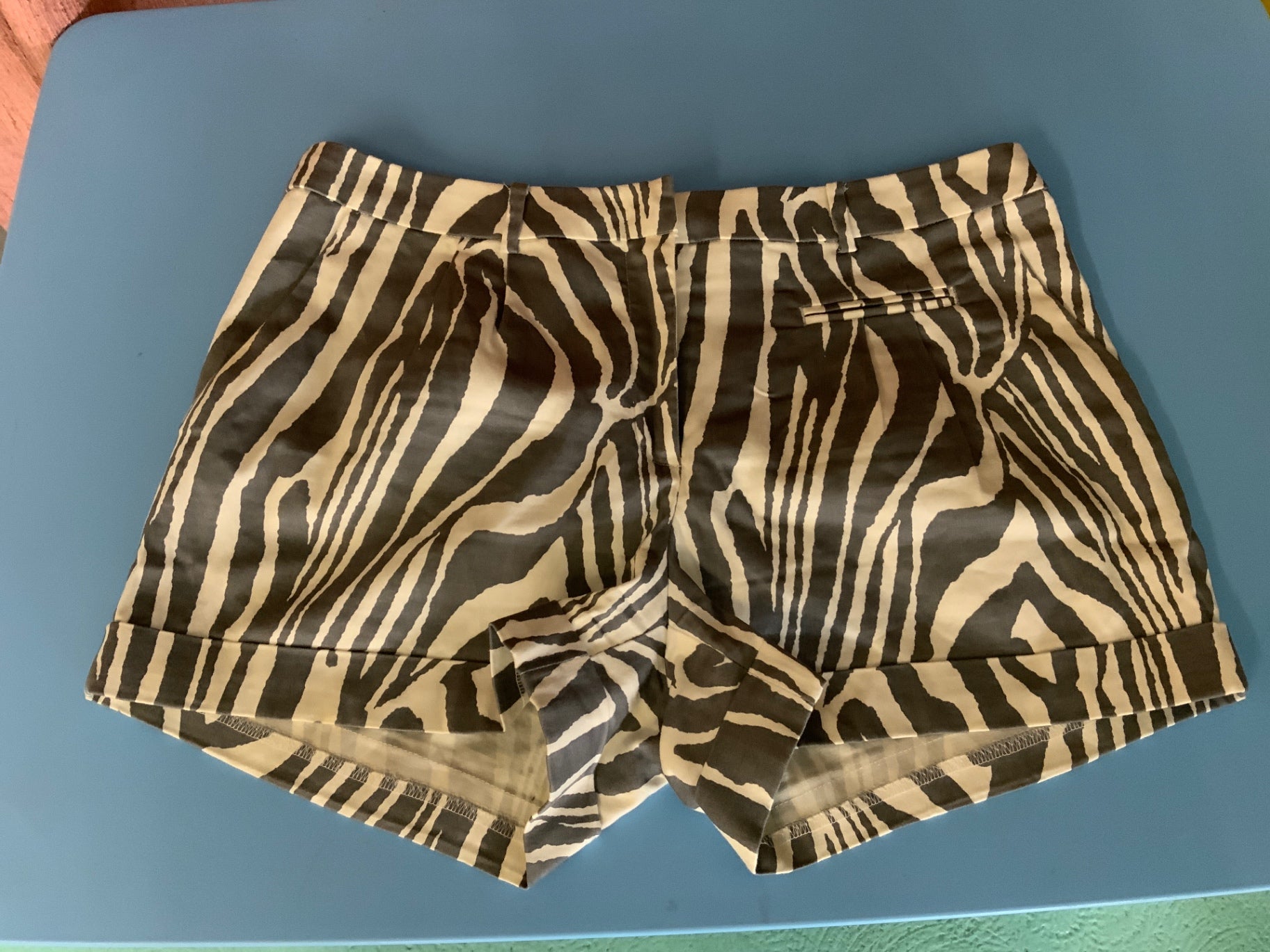Shorts 40 Schwarz und Beige
