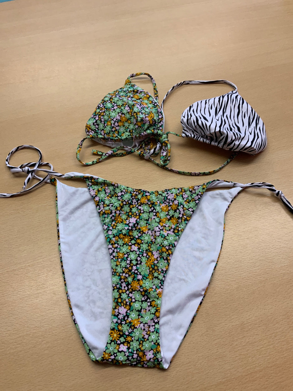 Bikini S Grün mit Blumenmuster und Schwarz-Weiß gestreift