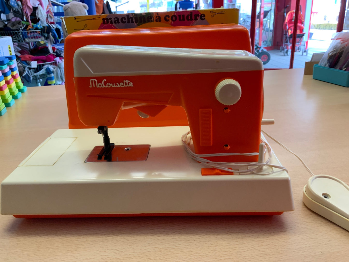 Malouette Nähmaschine Orange