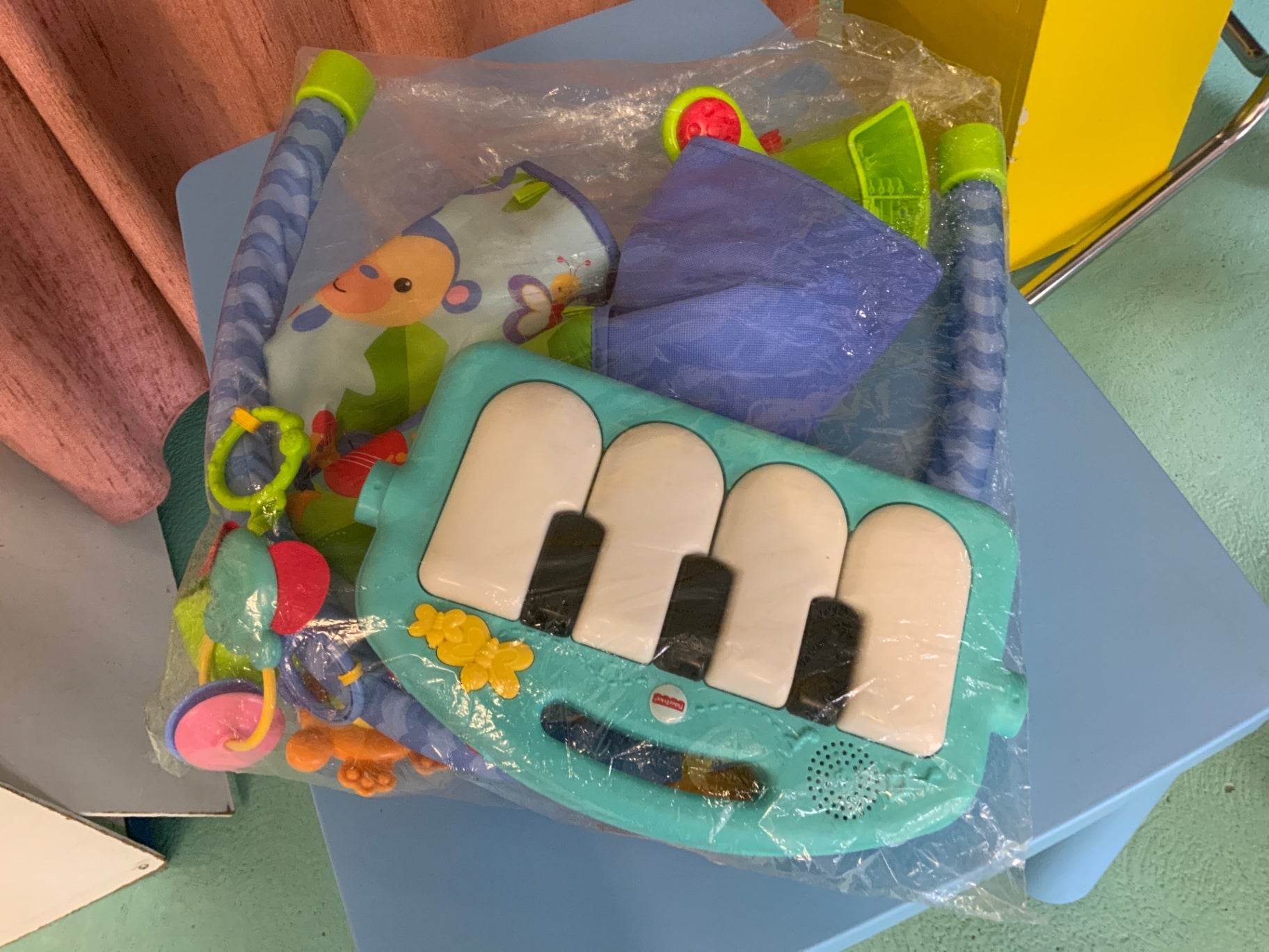 Fisher-Price Spielbogen Bunt