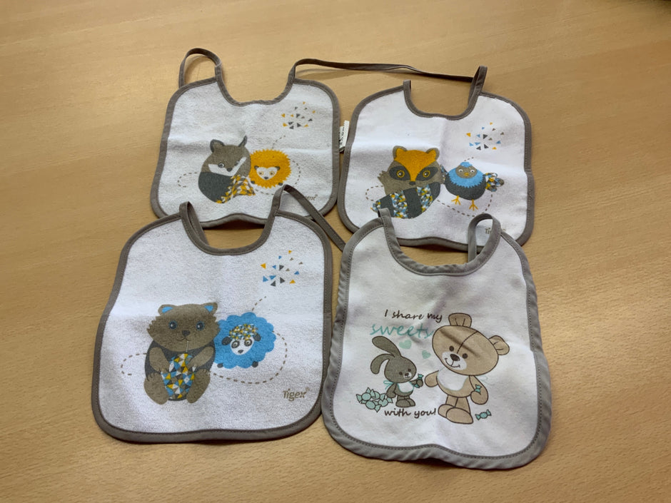 4er Set Lätzli Grau und Weiß