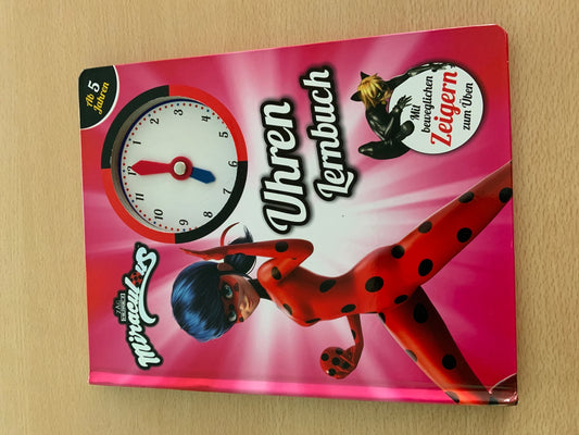 Miraculous Lernbuch Uhren Pink