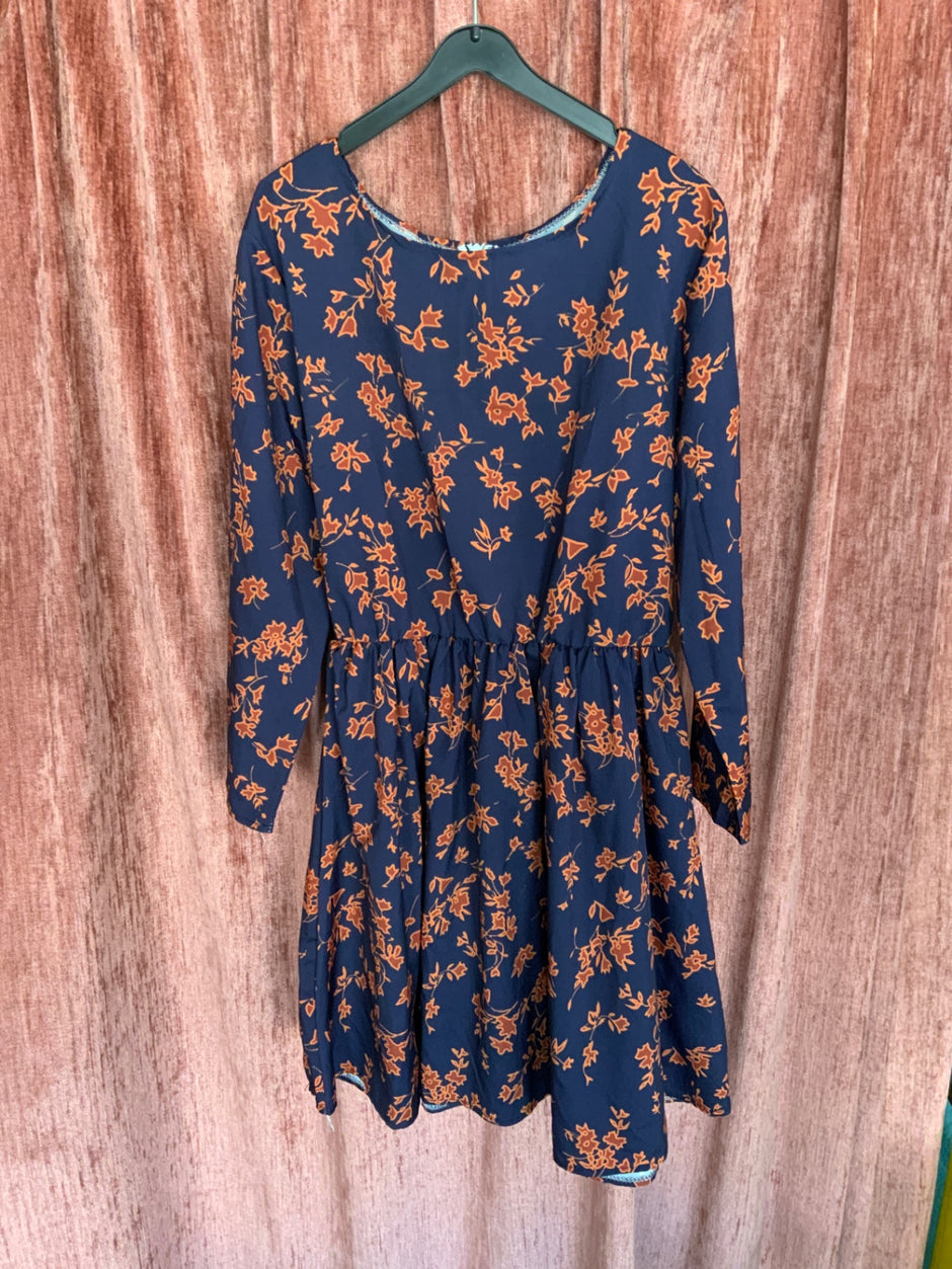 Kleid 140/152 Navy Blau mit Blumenmuster
