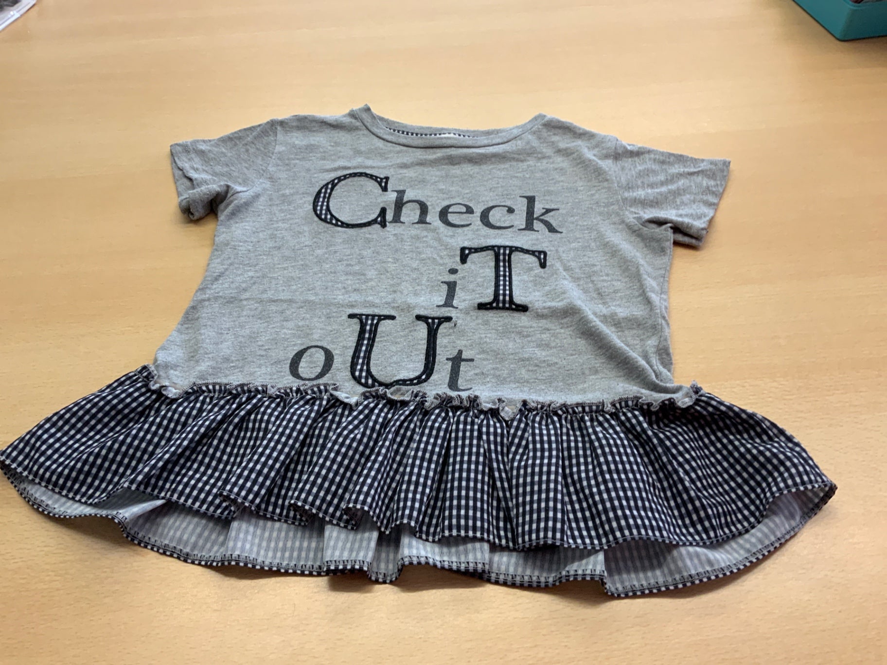 T-Shirt 122/128 Grau und Schwarz