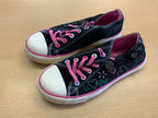 Sneaker 34 Schwarz mit pinken Akzenten