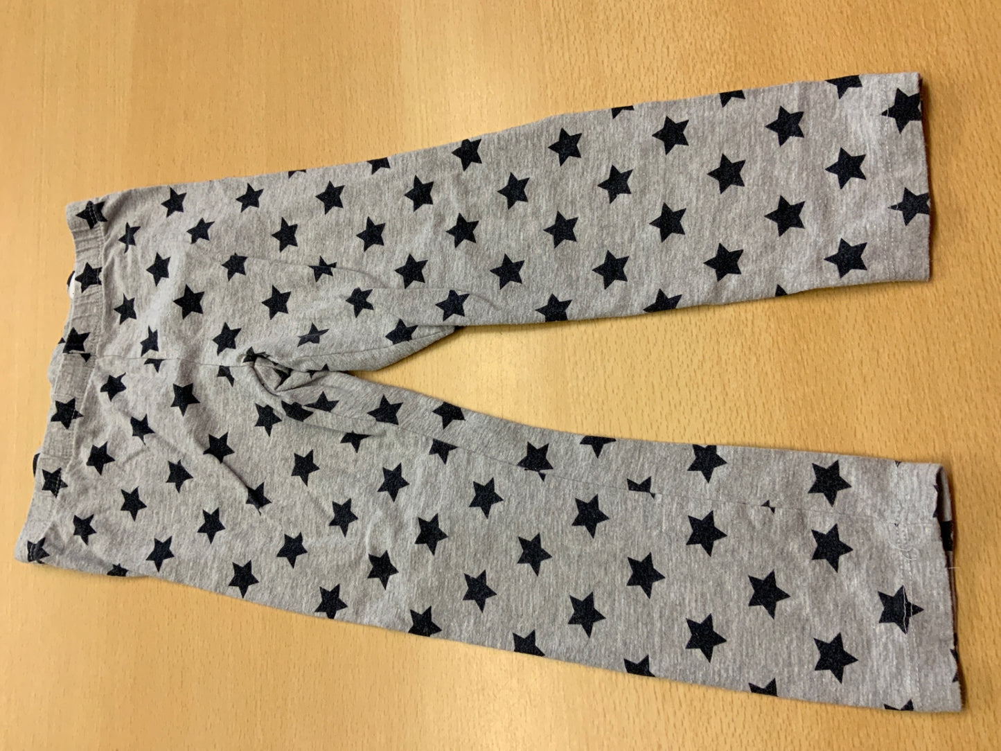 Leggins 116 Grau mit schwarzen Sternen