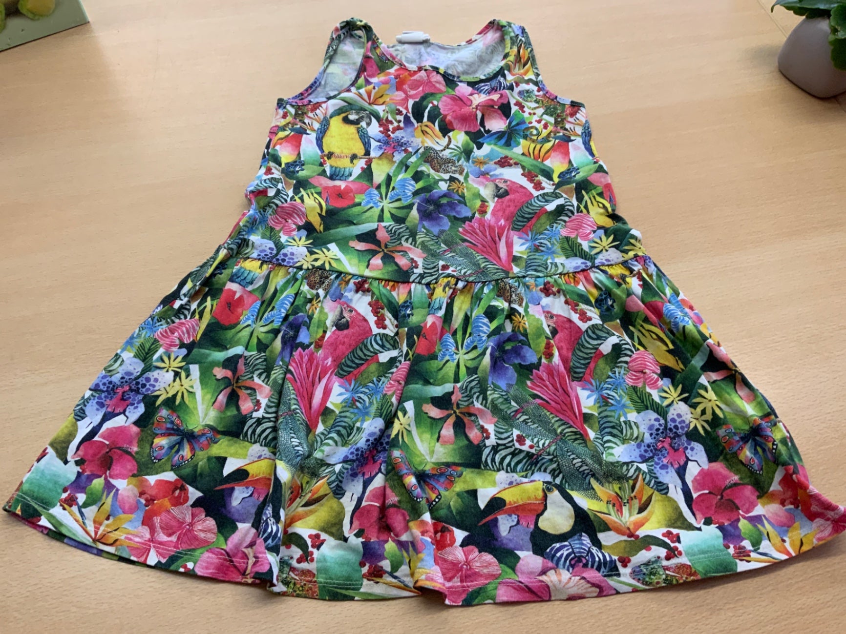 Kleid 122/128 Bunt