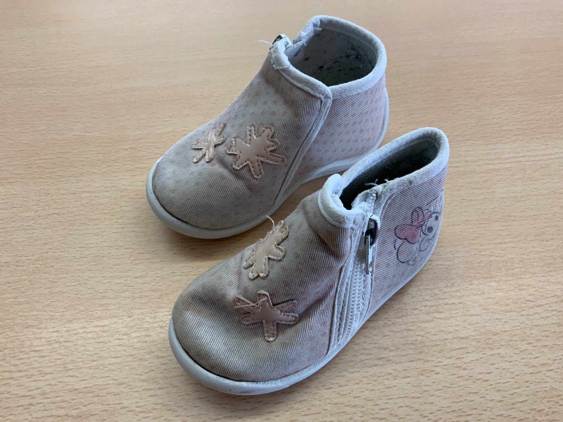 Kinderhausschuhe 21 Beige mit pinken Details