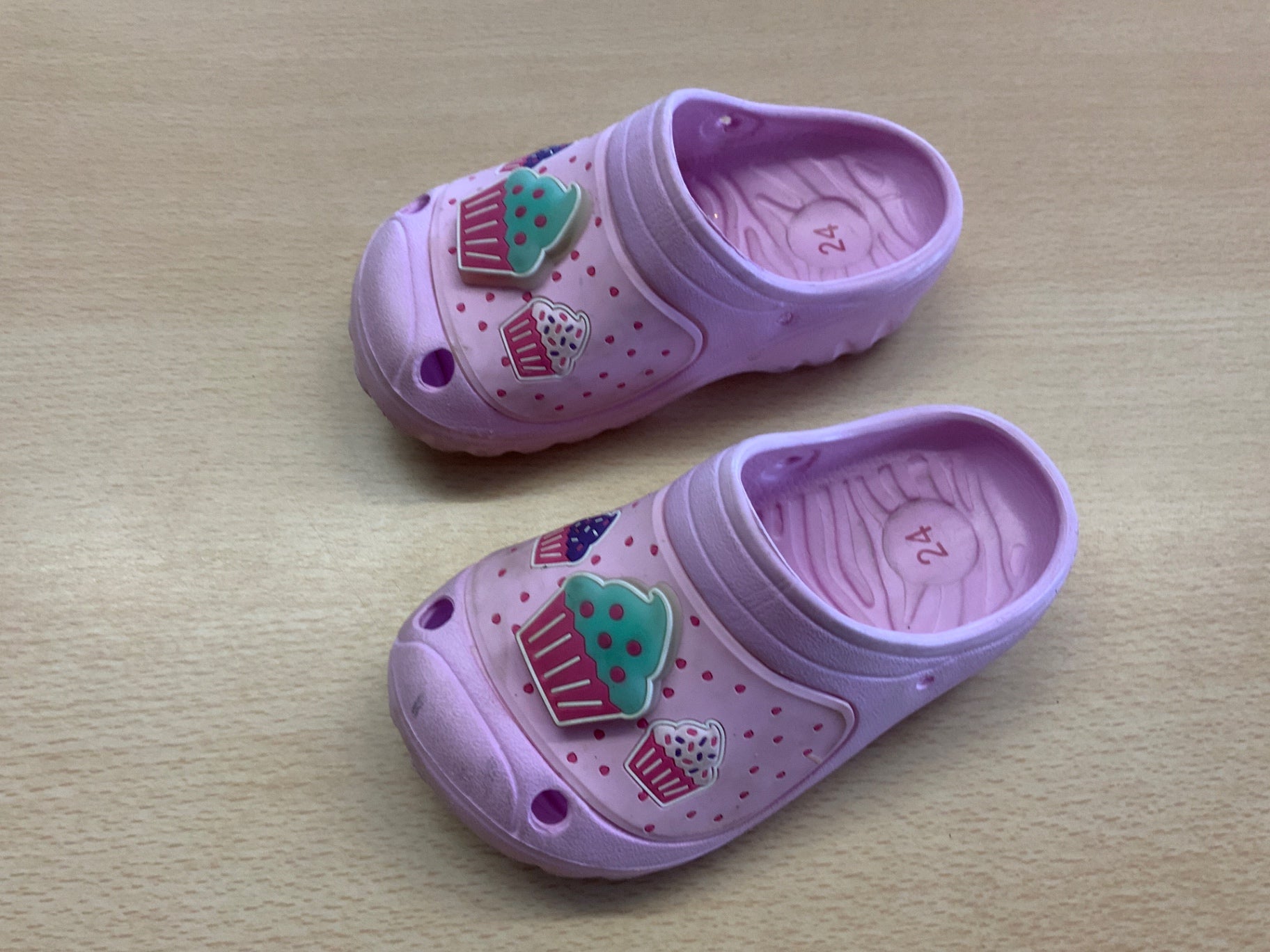Crocs 24 Helllila