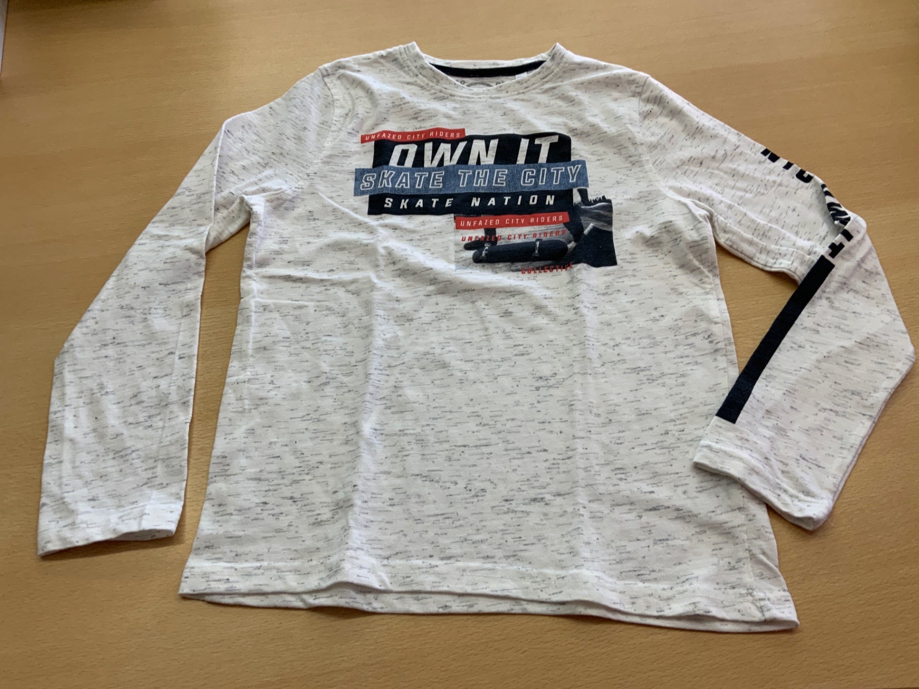 Langarmshirt 134/140 Weiß und Schwarz