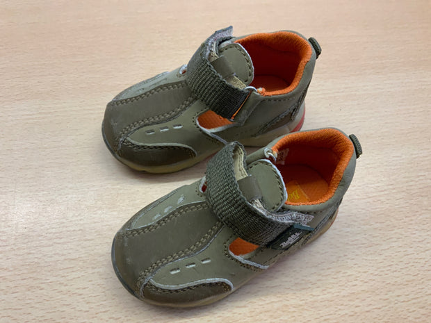Babyschuhe 19 Grün und Orange