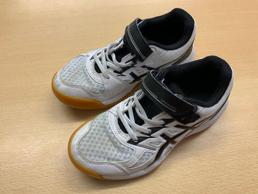 UPCOURT 4 Sportschuhe 32.5 Weiß, Schwarz