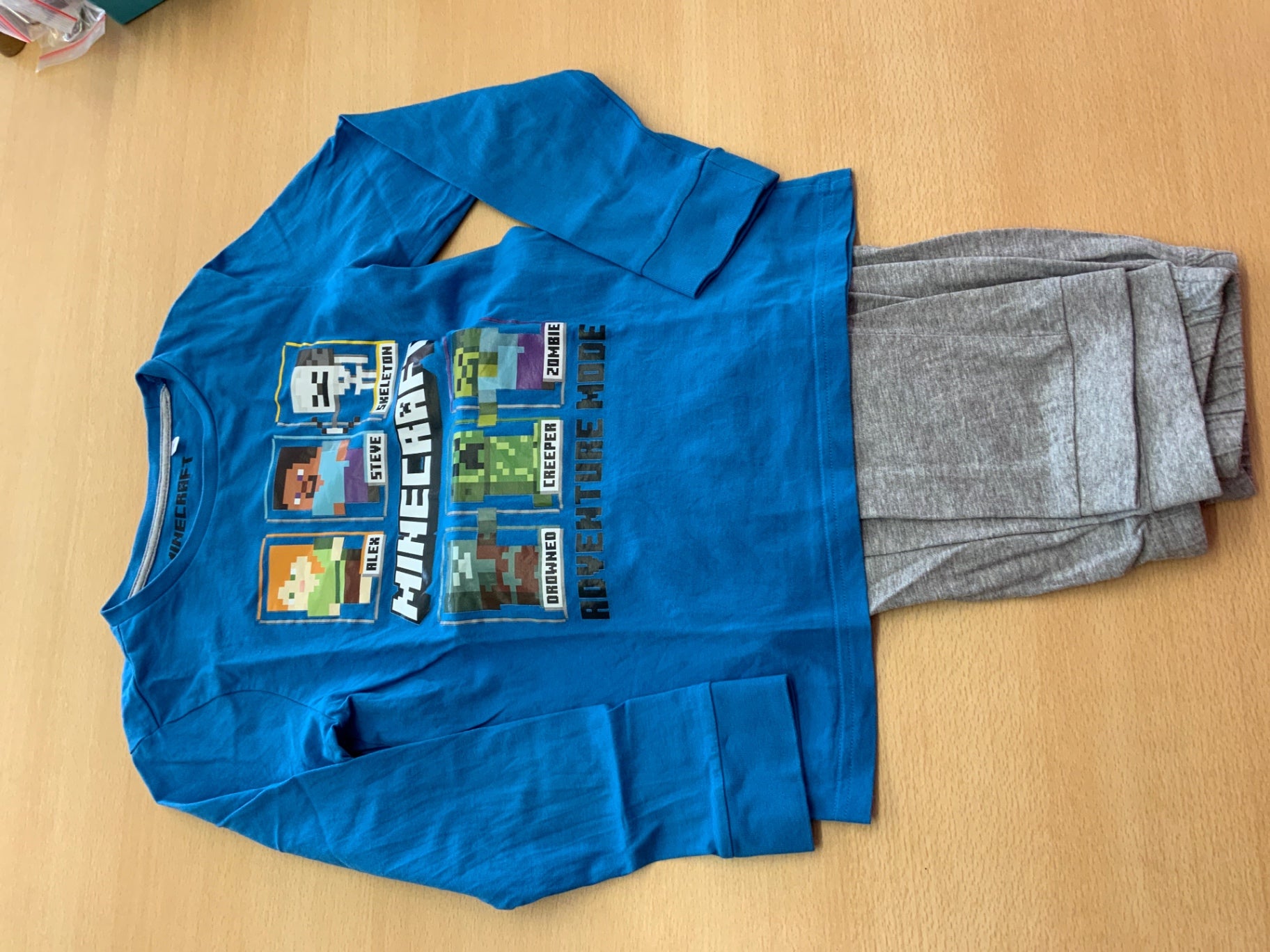 Pyjama 140 Blau und Grau
