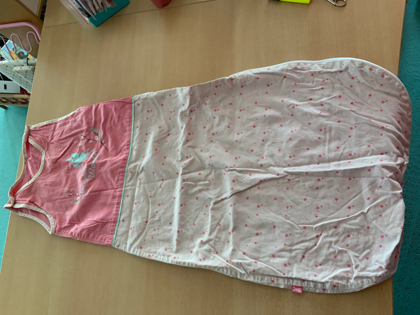 Schlafsack Hellrosa und Weiß