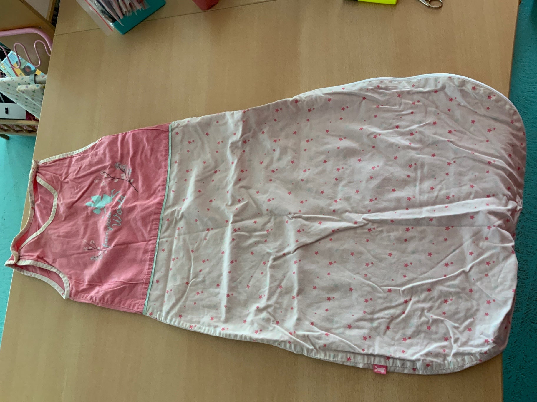 Schlafsack Hellrosa und Weiß