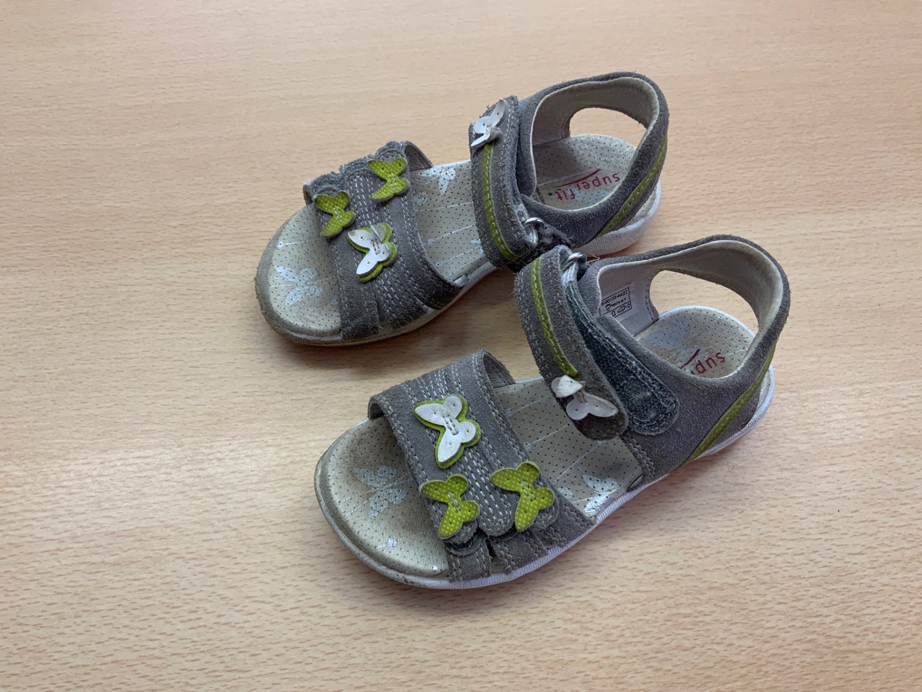 Superfit Sandalen 27 Grau mit grünen und weißen Akzenten