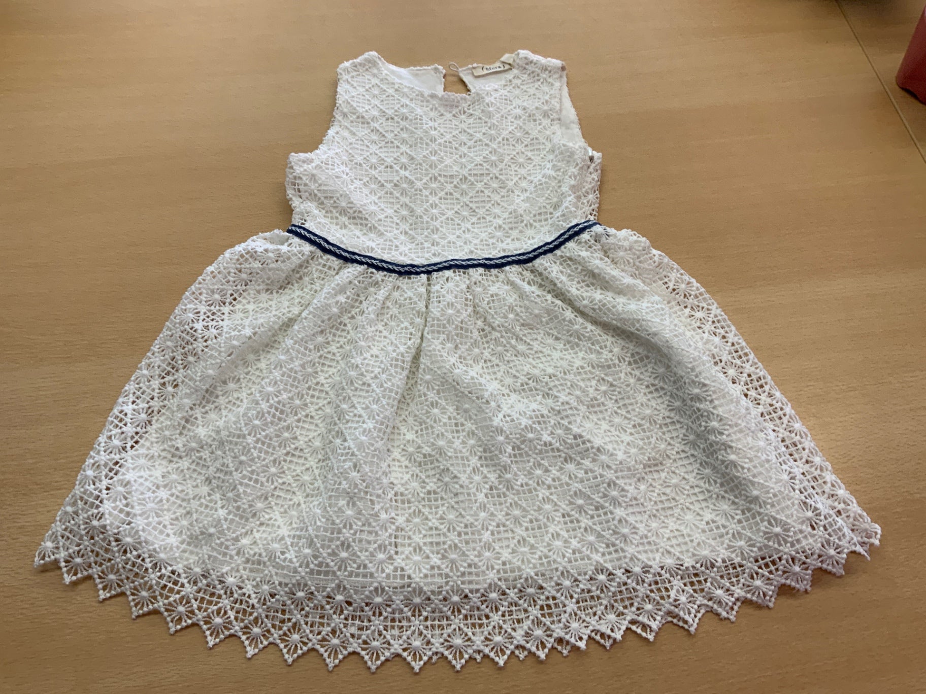Kleid 104/110 Weiß