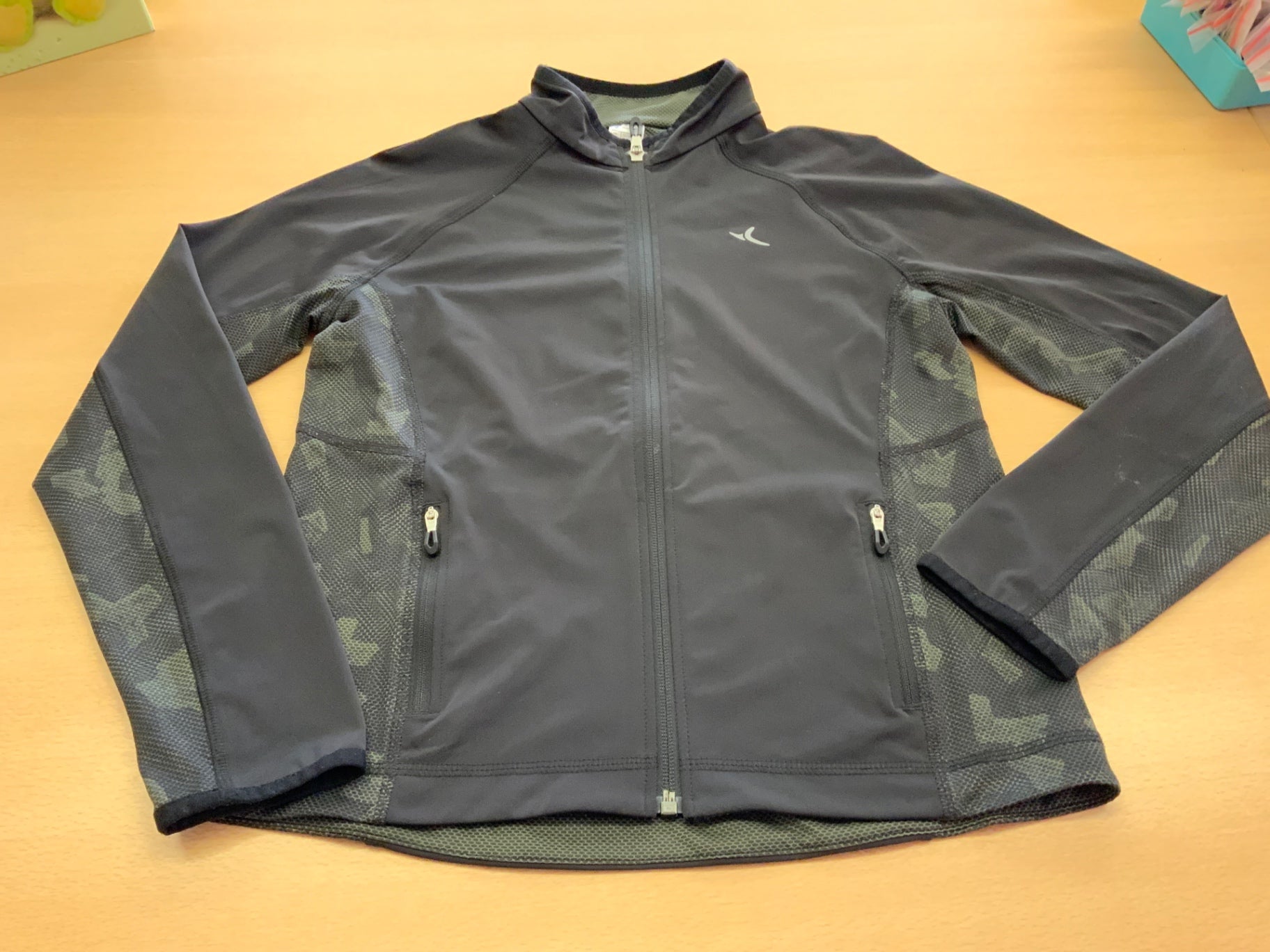 Lauftight 140/152 Dunkelgrau mit Camouflage-Print