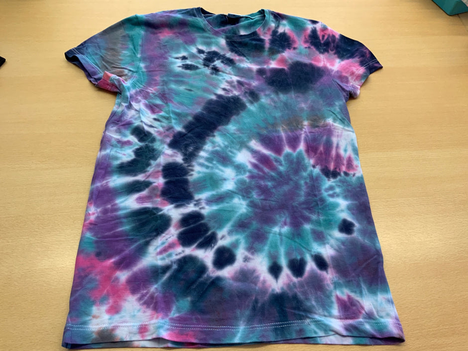 T-Shirt S Bunte Farbmischung aus Blau, Pink, Lila und Schwarz