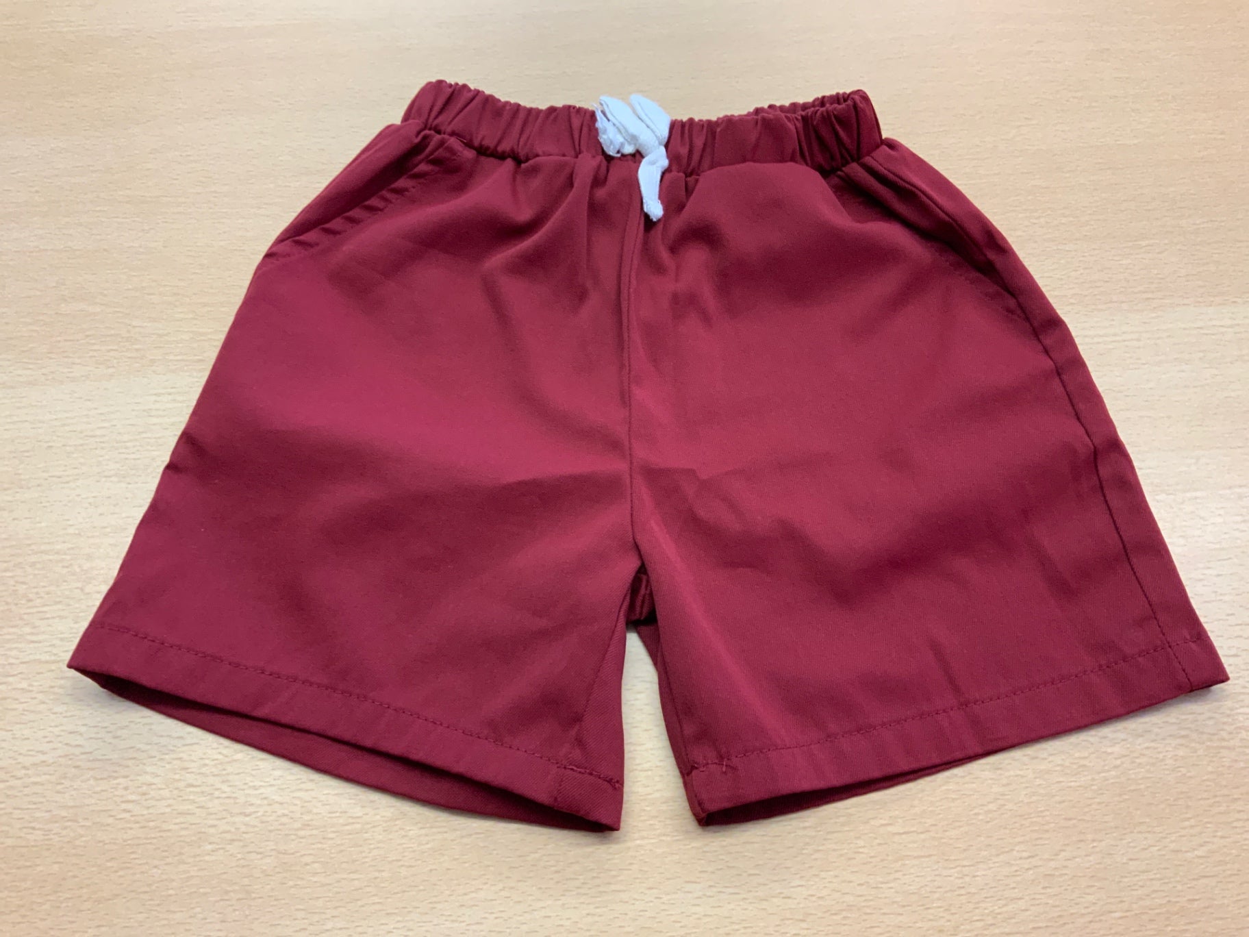  Shorts 110 Bordeauxrot