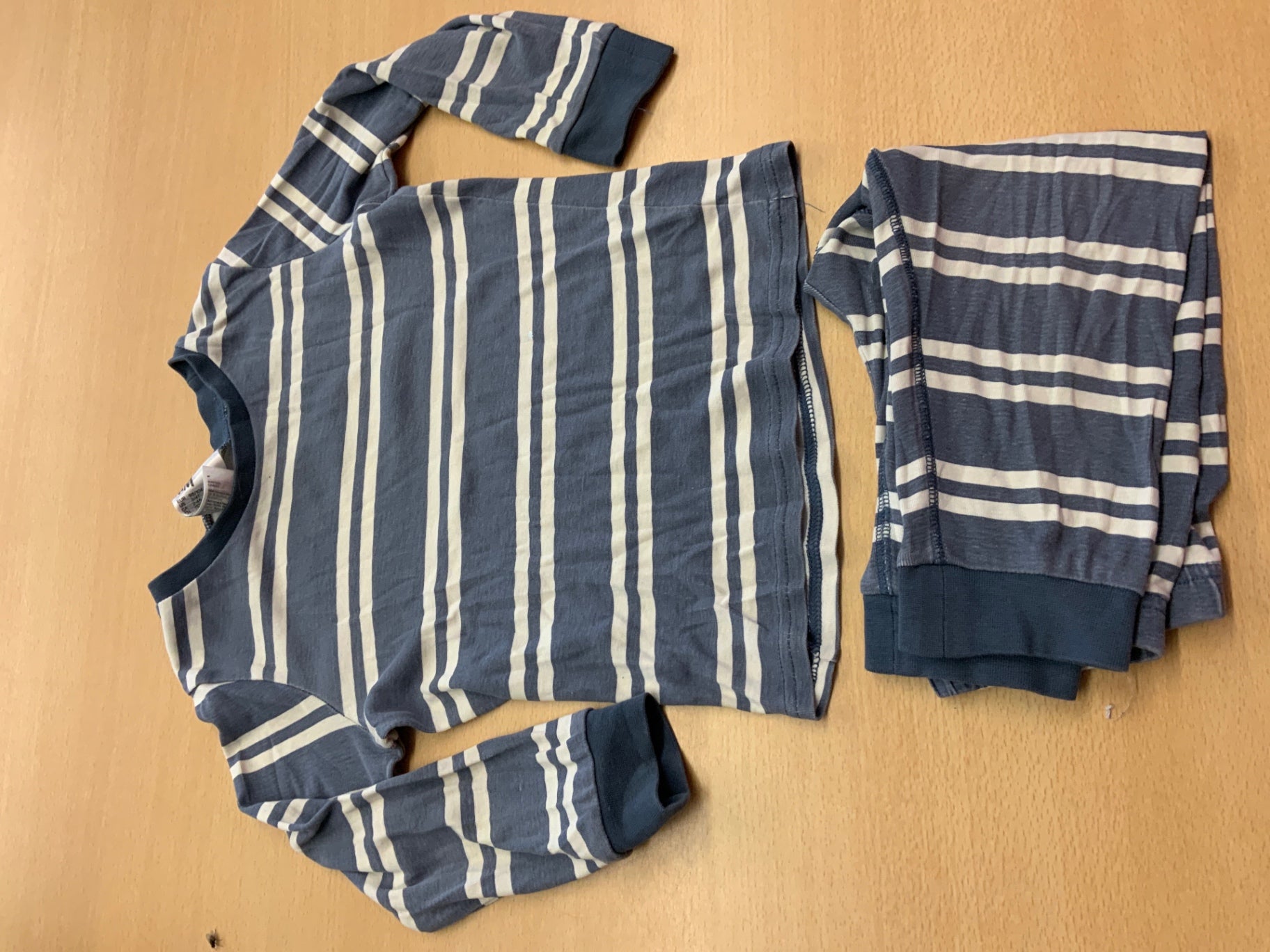 Pyjama 98/104 Blau mit weißen Streifen