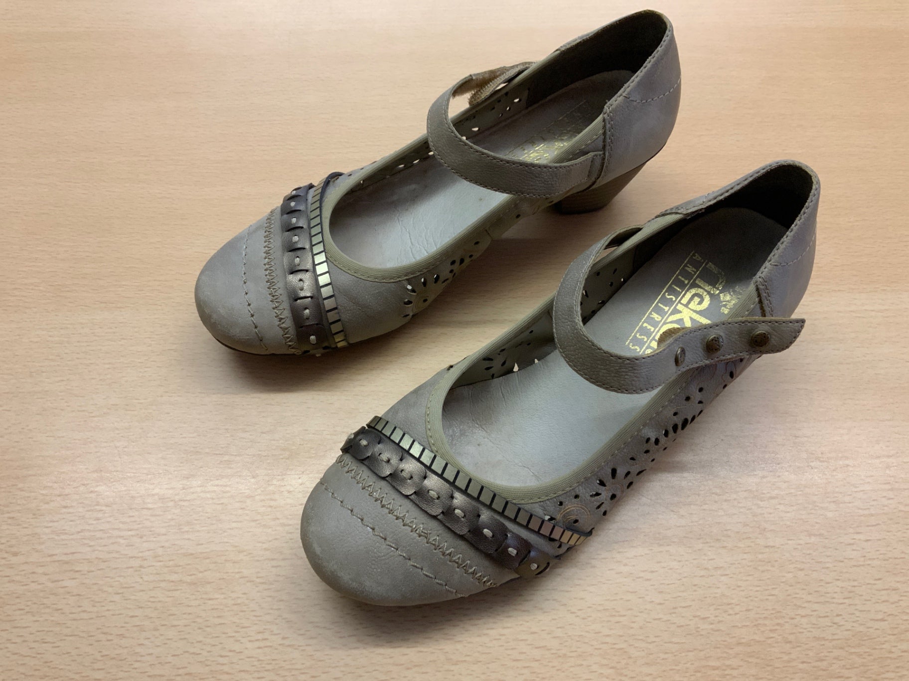 Rieker Schuhe Grau