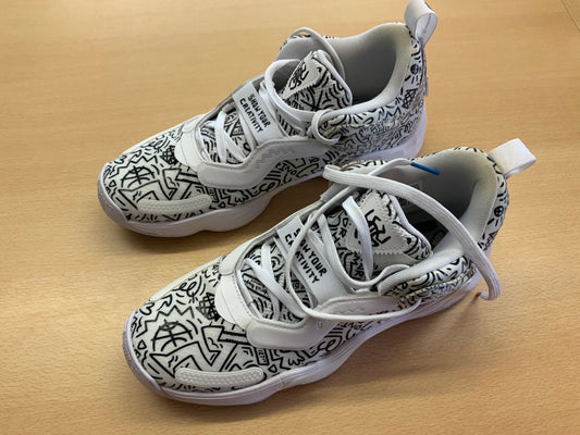 Adidas Sneaker 42.5 Weiß mit schwarzen Mustern