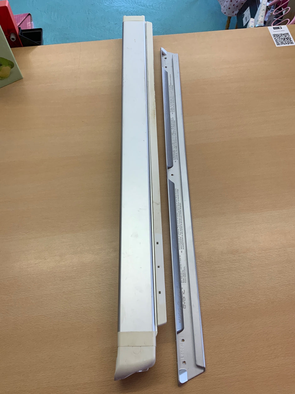  Absperrung zum ausziehen 20 - 120 cm Silber, Weiß, Grau