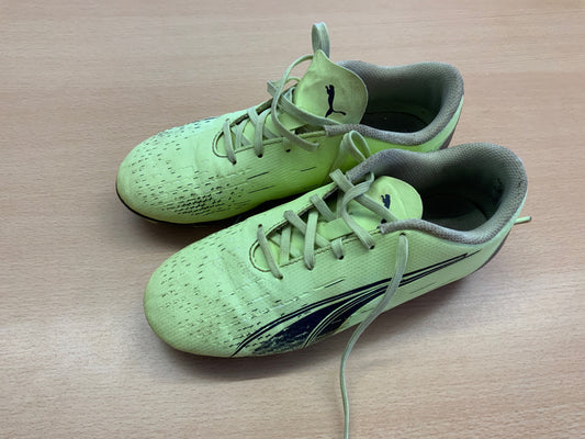 Puma Fussballschuhe 35 Hellgelb mit schwarzen Details