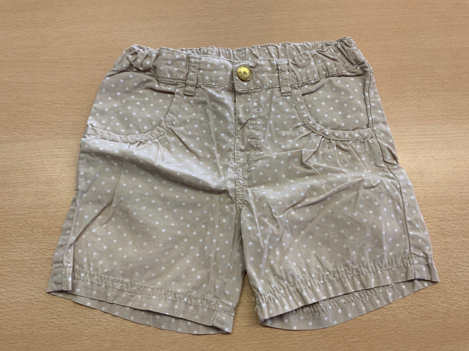 Shorts 110 Beige mit weißen Punkten