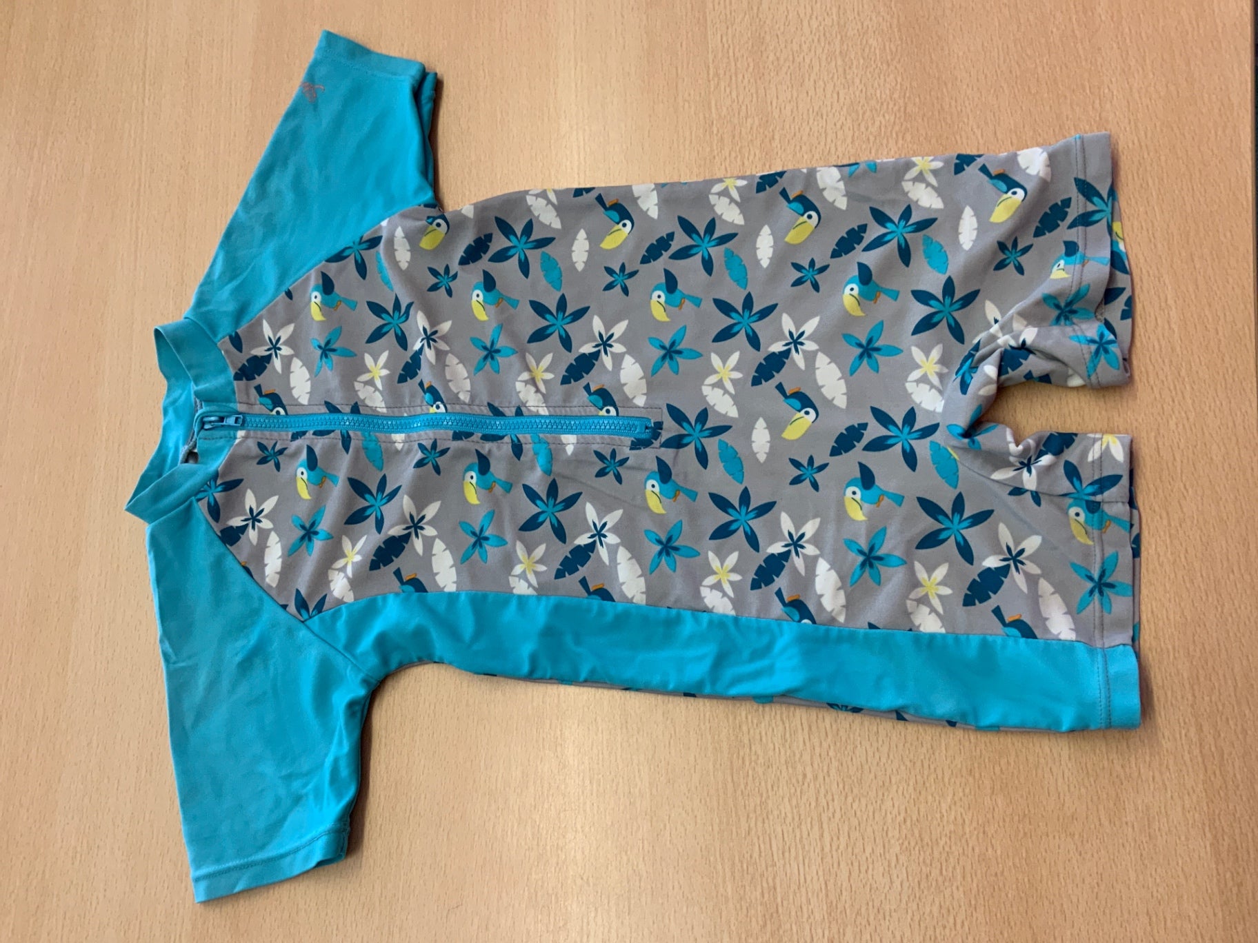 Bade- oder Schwimmbekleidung 98 Grau, Blau, Gelb, Weiß