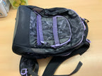 Rucksack Schwarz mit lila Akzenten